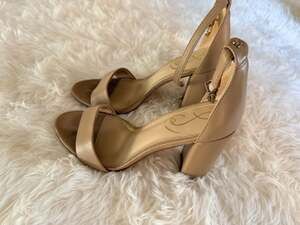 Sam Edelman Yaro Ankle Strap Block Heel Sandal in Soft Beige